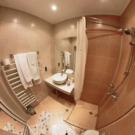 Hotel Kadeva House - Pajoko 3*