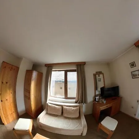 Kadeva House - Pajoko Hotel