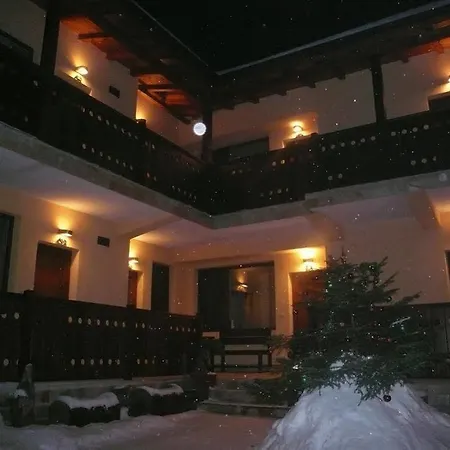 Hotel Kadeva House - Pajoko 3*